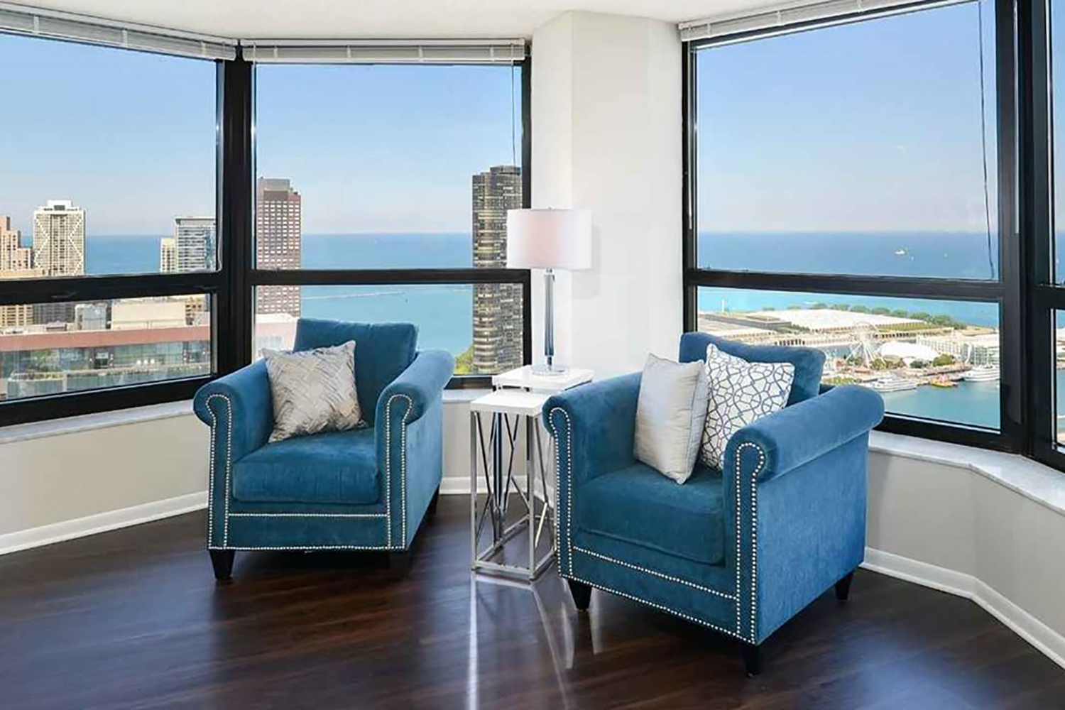 NHT suites luxury chicago apartment